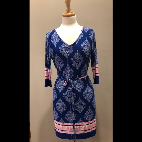 Honeyme Dresses & Skirts - Scroll print shift dress